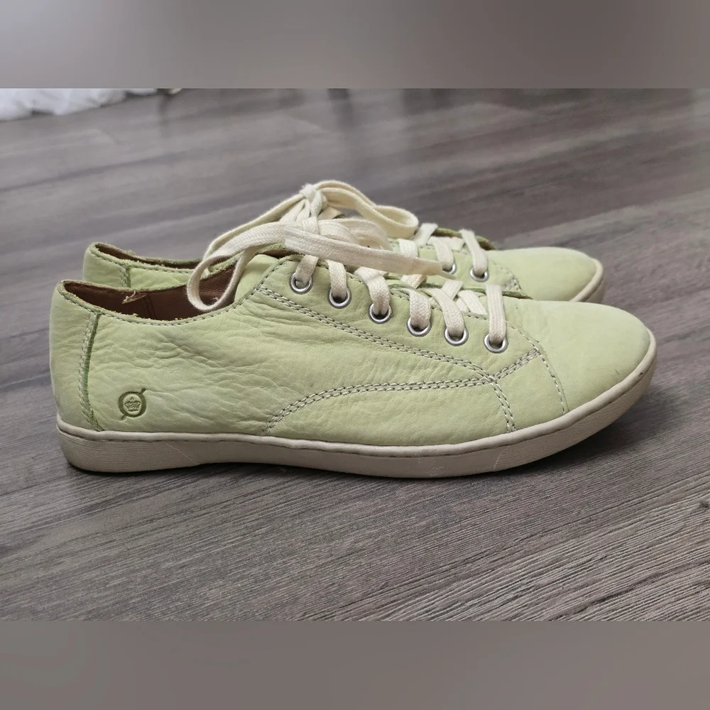 Born Sport Leather Sneakers Womens Size 8 Green Preppy Boho Boat Fall
